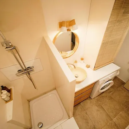 2 Pieces Proche Centre Et Daire