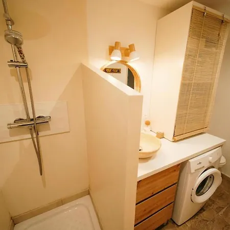 2 Pieces Proche Centre Et Saint-Raphaël