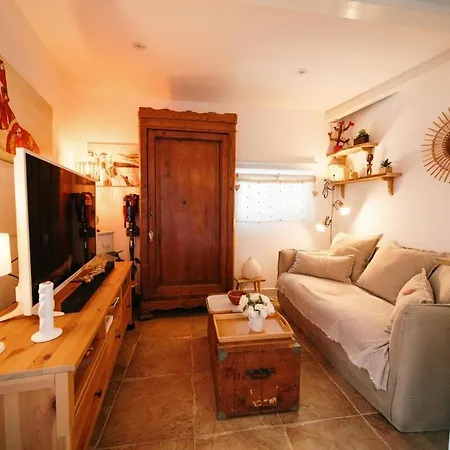 2 Pieces Proche Centre Et Daire *